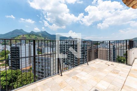 Apartamento à venda com 200m², 3 quartos e 2 vagasCobertura