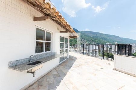 Apartamento à venda com 200m², 3 quartos e 2 vagasCobertura