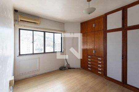 Apartamento à venda com 200m², 3 quartos e 2 vagasSuite