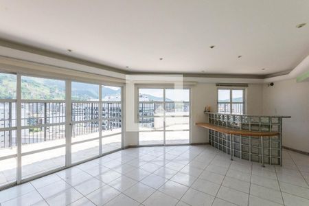 Apartamento à venda com 200m², 3 quartos e 2 vagasCobertura