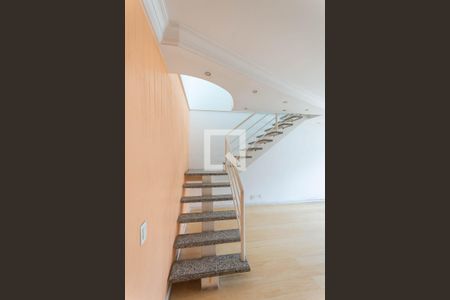 Apartamento à venda com 200m², 3 quartos e 2 vagasEscada