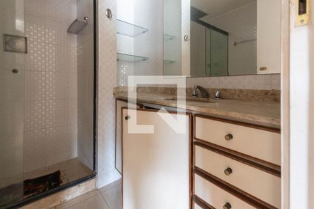 Apartamento à venda com 200m², 3 quartos e 2 vagasBanheiro Social