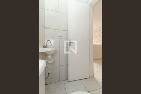 Casa de condomínio para alugar com 42m², 1 quarto e sem vagaBanheiro