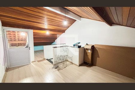 Casa à venda com 147m², 2 quartos e 3 vagasSótão