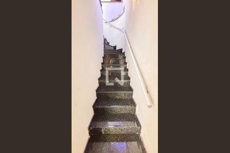 Casa à venda com 147m², 2 quartos e 3 vagasEscada