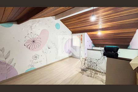 Casa à venda com 147m², 2 quartos e 3 vagasSótão