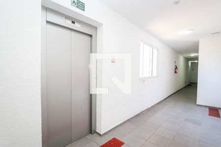 Apartamento à venda com 42m², 2 quartos e sem vagaÁrea Comum