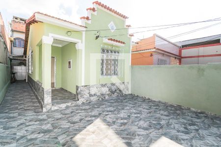 Garagem de casa para alugar com 2 quartos, 90m² em Irajá, Rio de Janeiro