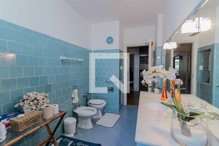 Apartamento à venda com 295m², 3 quartos e 1 vaga Apartamento à venda com 295m², 3 quartos e 1 vagaBanheiro Social