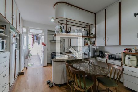 Apartamento à venda com 295m², 3 quartos e 1 vaga Apartamento à venda com 295m², 3 quartos e 1 vagaCozinha