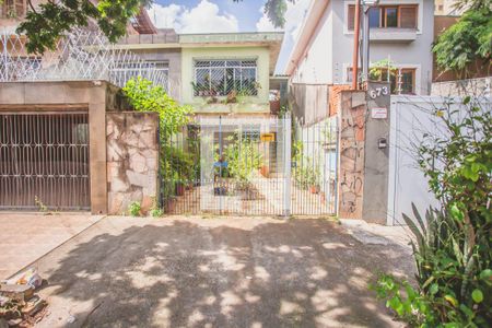 Casa à venda com 200m², 4 quartos e 4 vagasFachada