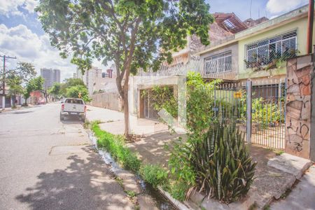 Casa à venda com 200m², 4 quartos e 4 vagasFachada