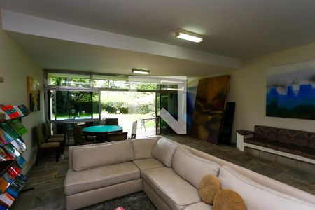 Casa à venda com 500m², 4 quartos e 5 vagasÁrea comum - Salão de festas