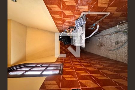 Depósito de casa para alugar com 4 quartos, 240m² em Parque Gerassi, Santo André