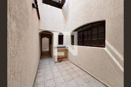 Quintal com churrasqueira de casa para alugar com 4 quartos, 240m² em Parque Gerassi, Santo André