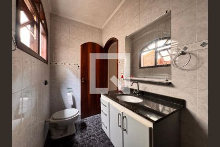 Banheiro de casa para alugar com 4 quartos, 240m² em Parque Gerassi, Santo André
