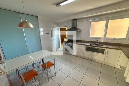 Apartamento para alugar com 138m², 3 quartos e 3 vagasCozinha