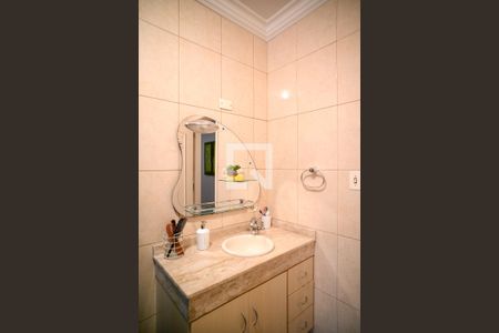 Casa à venda com 157m², 3 quartos e 2 vagasBanheiro