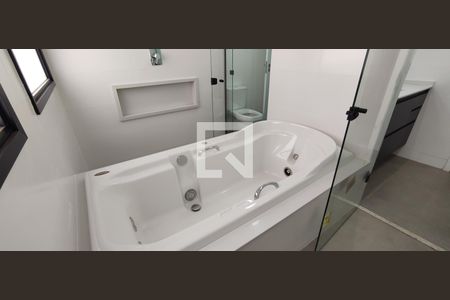 Apartamento para alugar com 299m², 4 quartos e 4 vagasBanheiro 2 da Suíte 1