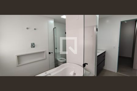 Apartamento para alugar com 299m², 4 quartos e 4 vagasBanheiro da Suíte 1