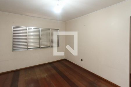 Casa à venda com 160m², 3 quartos e 3 vagasSuite