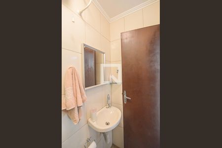 Casa à venda com 143m², 3 quartos e 2 vagas Casa à venda com 143m², 3 quartos e 2 vagasBanheiro de serviço