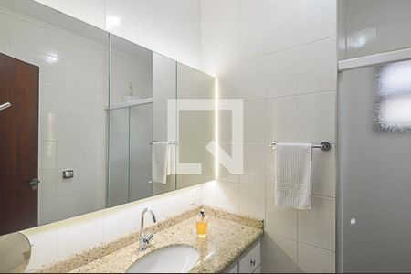 Casa à venda com 143m², 3 quartos e 2 vagas Casa à venda com 143m², 3 quartos e 2 vagasBanheiro