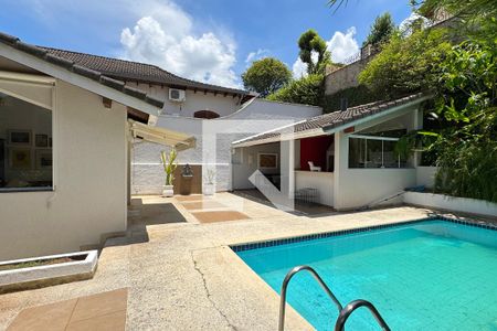 Casa de condomínio à venda com 317m², 3 quartos e 2 vagasPiscina