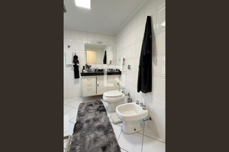 Casa de condomínio à venda com 317m², 3 quartos e 2 vagasBanheiro da Suíte 1