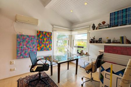 Casa de condomínio à venda com 317m², 3 quartos e 2 vagasQuarto 3