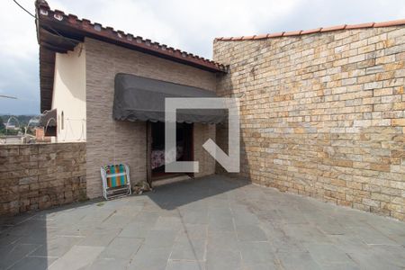 Casa à venda com 200m², 3 quartos e 2 vagas Casa à venda com 200m², 3 quartos e 2 vagasVaranda