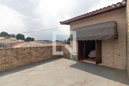 Casa à venda com 200m², 3 quartos e 2 vagas Casa à venda com 200m², 3 quartos e 2 vagasVaranda