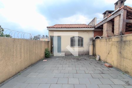 Casa à venda com 200m², 3 quartos e 2 vagas Casa à venda com 200m², 3 quartos e 2 vagasQuintal