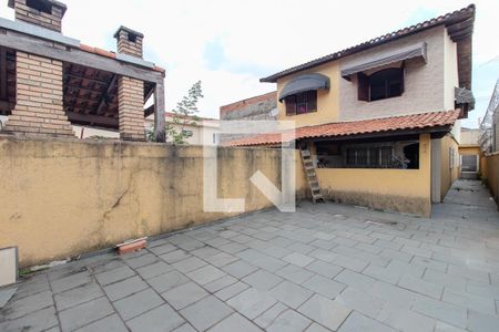 Casa à venda com 200m², 3 quartos e 2 vagas Casa à venda com 200m², 3 quartos e 2 vagasQuintal