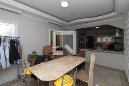 Casa à venda com 200m², 3 quartos e 2 vagas Casa à venda com 200m², 3 quartos e 2 vagasCopa