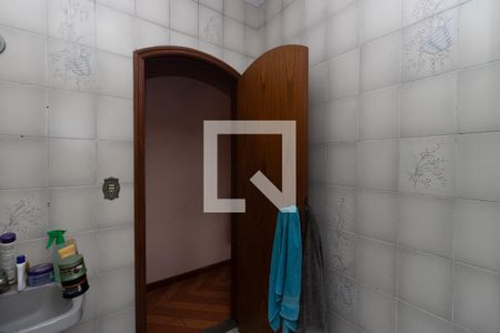 Casa à venda com 200m², 3 quartos e 2 vagas Casa à venda com 200m², 3 quartos e 2 vagasBanheiro Social