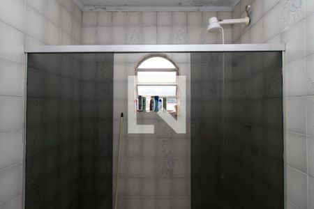 Casa à venda com 200m², 3 quartos e 2 vagas Casa à venda com 200m², 3 quartos e 2 vagasBanheiro Social