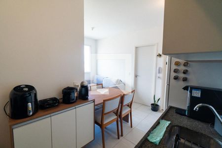 Apartamento à venda com 36m², 2 quartos e 1 vaga Apartamento à venda com 36m², 2 quartos e 1 vagaCozinha e Área de Serviço