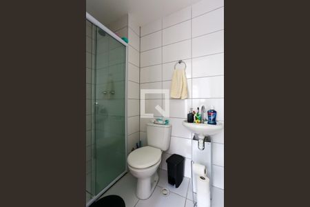 Banheiro de apartamento para alugar com 2 quartos, 42m² em Parque Reboucas, São Paulo