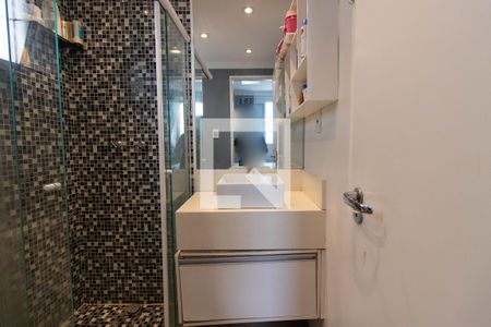 Apartamento à venda com 70m², 3 quartos e 1 vaga Apartamento à venda com 70m², 3 quartos e 1 vagaBanheiro da Suíte