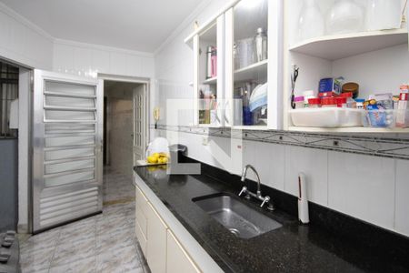 Casa à venda com 180m², 3 quartos e 4 vagas Casa à venda com 180m², 3 quartos e 4 vagasCozinha