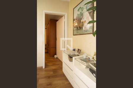 Casa à venda com 180m², 3 quartos e 4 vagas Casa à venda com 180m², 3 quartos e 4 vagasHall