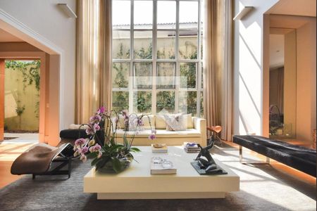 Casa à venda com 4 quartos, 500m² em Fazenda Morumbi, São Paulo