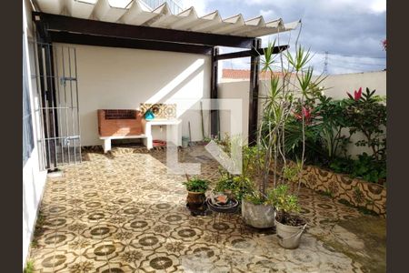 Casa à venda com 3 quartos, 210m² em Vila Tiradentes, São Paulo