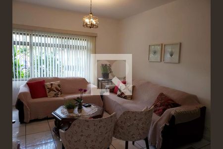 Casa à venda com 3 quartos, 210m² em Vila Tiradentes, São Paulo