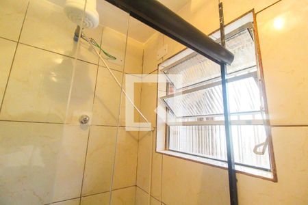 Banheiro de casa para alugar com 1 quarto, 23m² em Conjunto Residencial José Bonifácio, São Paulo