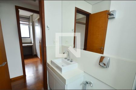 Apartamento para alugar com 88m², 3 quartos e 2 vagas Apartamento para alugar com 88m², 3 quartos e 2 vagasBanheiro social