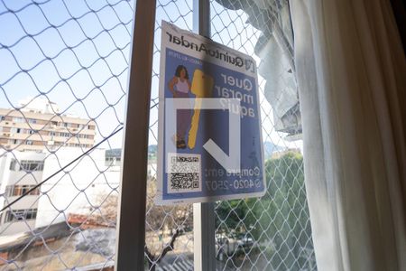 Apartamento à venda com 78m², 3 quartos e 1 vagaPlaca na janela