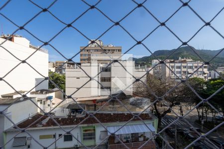 Apartamento à venda com 78m², 3 quartos e 1 vagaÁrea de Serviço Vista