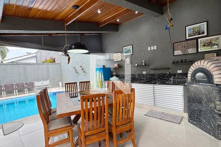 Casa de condomínio à venda com 360m², 5 quartos e 6 vagasChurrasqueira
